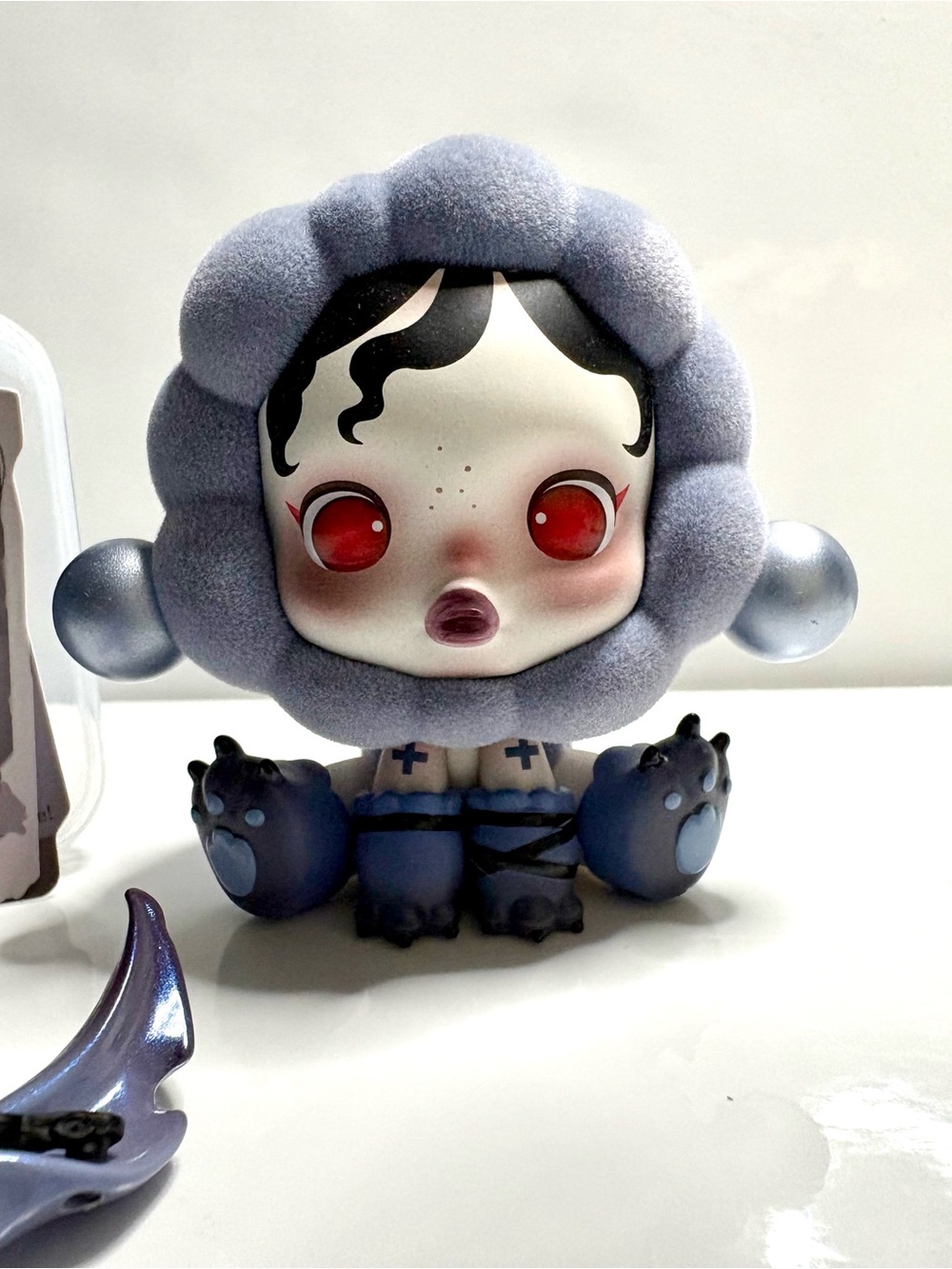 POP MART Skullpanda - The Mare of Animals – The Rabbit | Discontinued (2022) - Picture 3 of 6